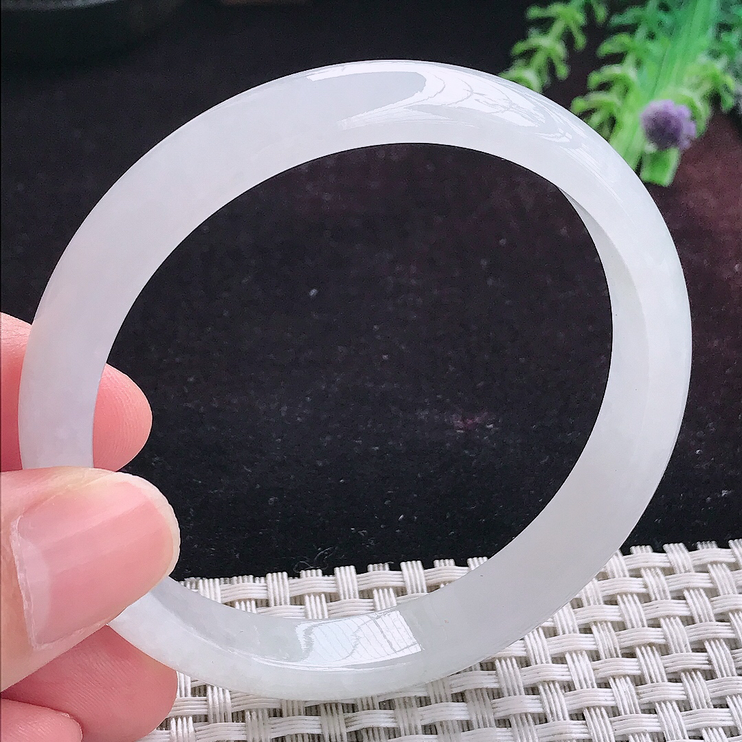 实拍A货翡翠59/10.8/6.7老坑秀气冰润白月光手镯宽边玉镯平安镯手环