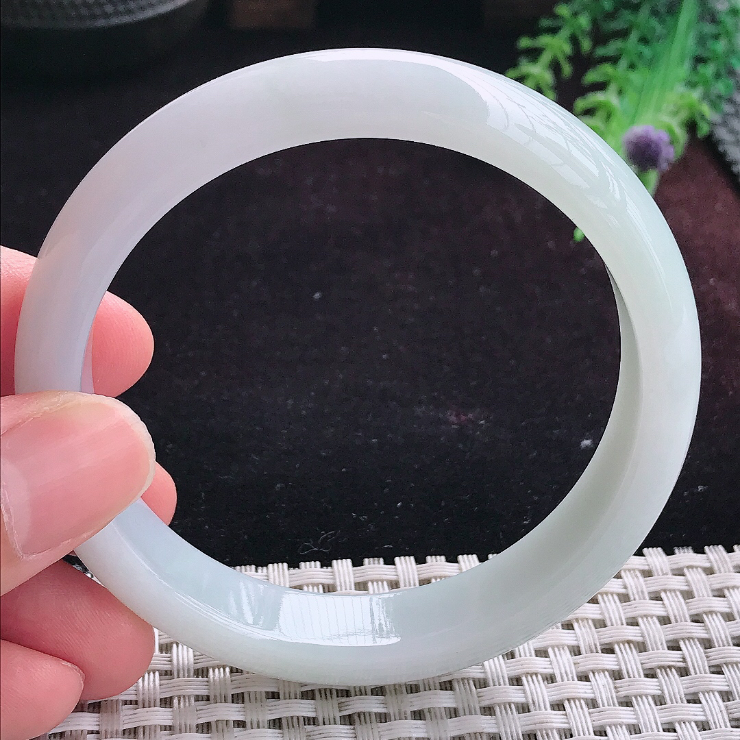 实拍A货翡翠60/12.8/7.8老坑秀气冰润晴底手镯宽边玉镯平安镯手环