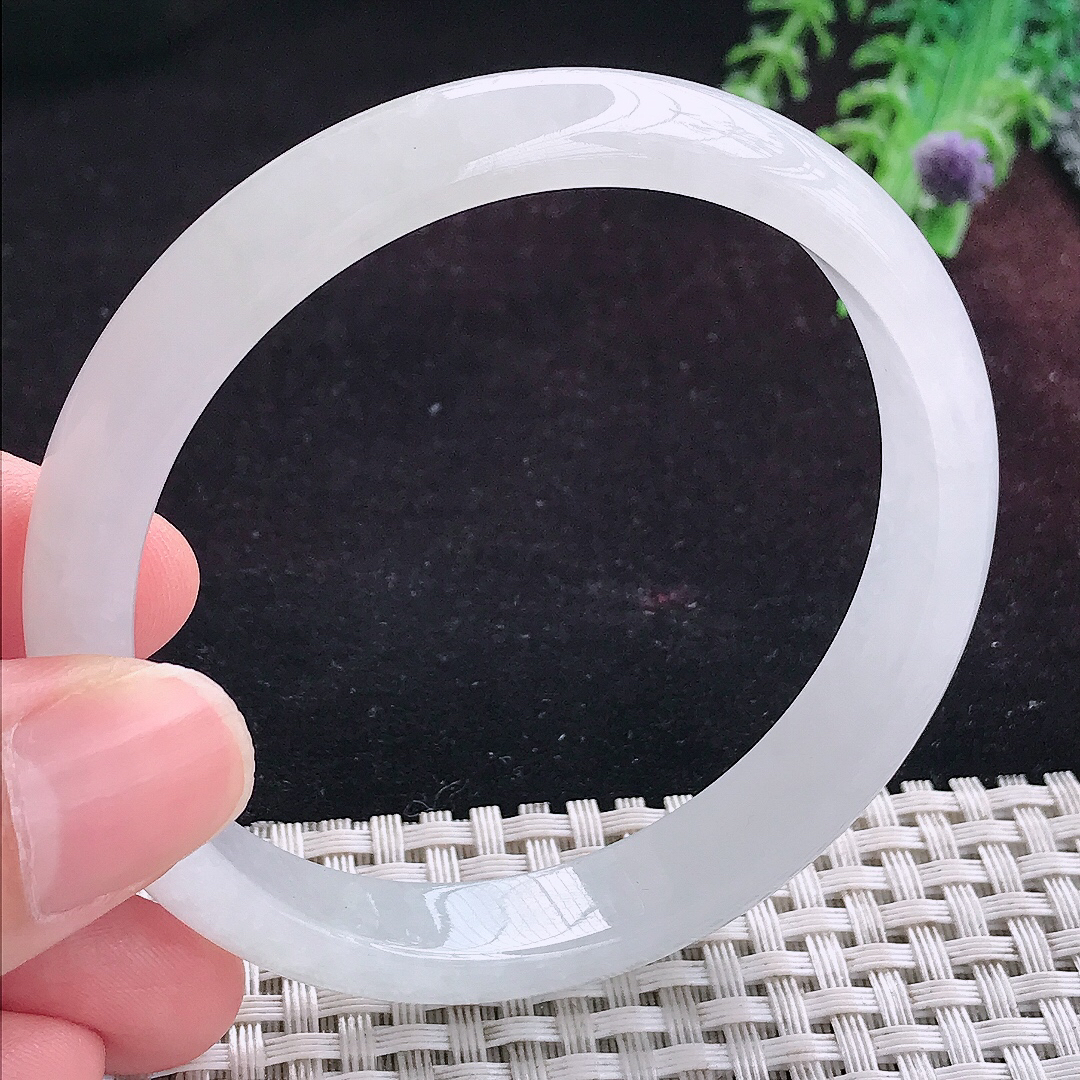 实拍A货翡翠59/10.8/6.7老坑秀气冰润白月光手镯宽边玉镯平安镯手环