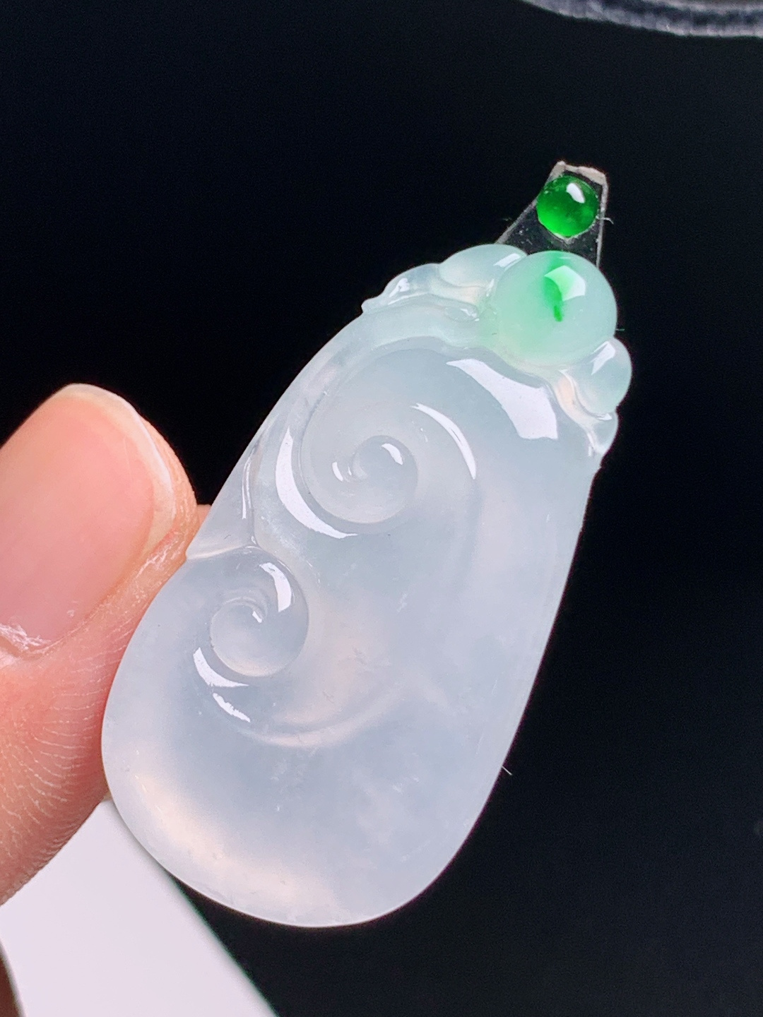 ️ 冰种飘绿如意裸石，胶感十足细腻起光，线条温婉流畅 裸石37.1-19.2-3.5 13