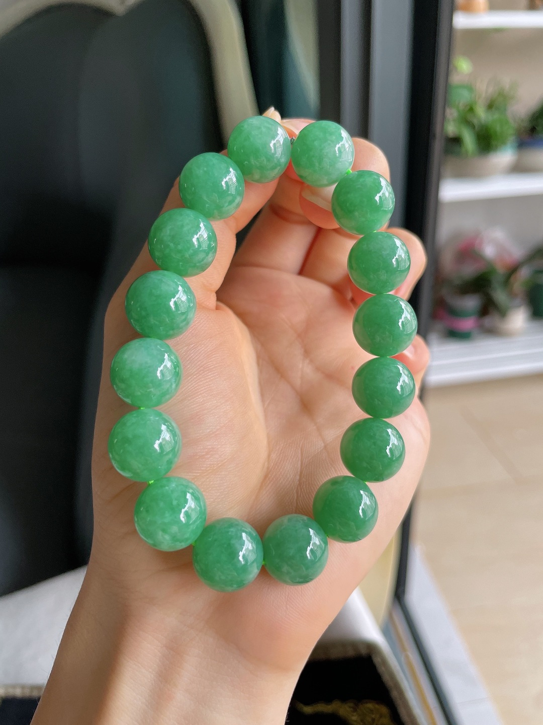 ️，缅甸天然翡翠A货，满绿手串，尺寸：13mm。【编4447】