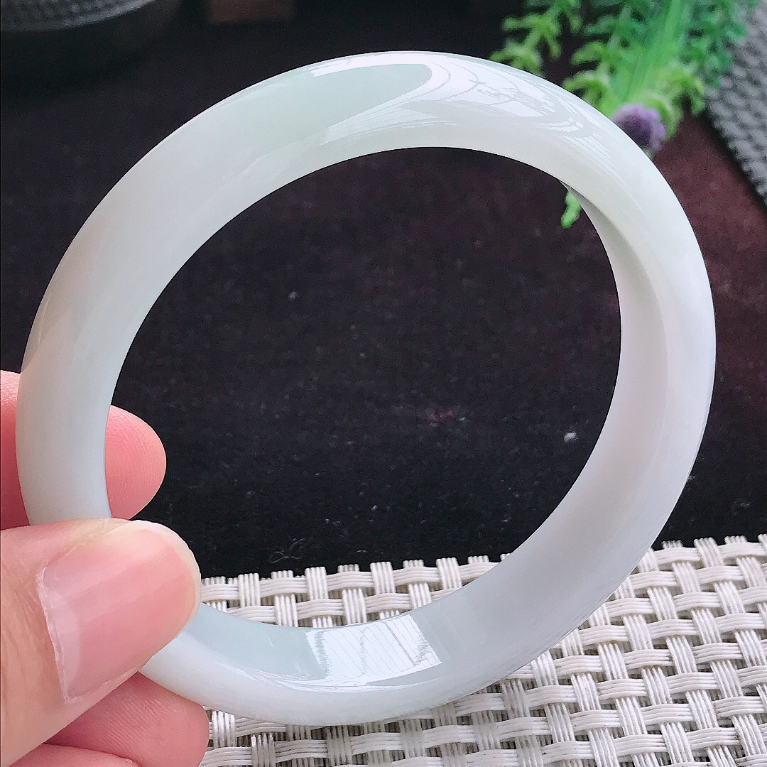 实拍A货翡翠60/12.8/7.8老坑秀气冰润晴底手镯宽边玉镯平安镯手环