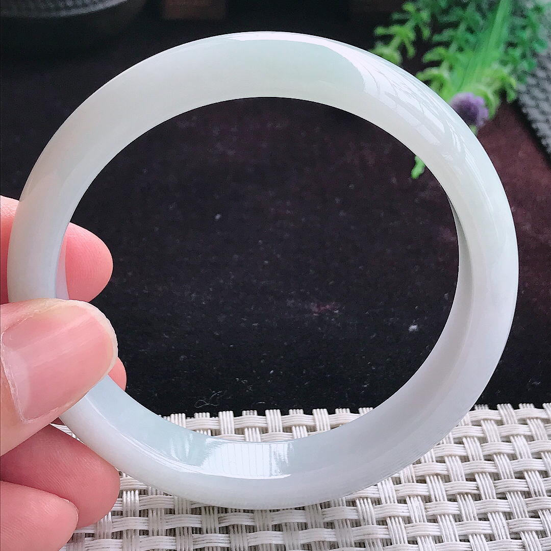 实拍A货翡翠60/12.8/7.8老坑秀气冰润晴底手镯宽边玉镯平安镯手环
