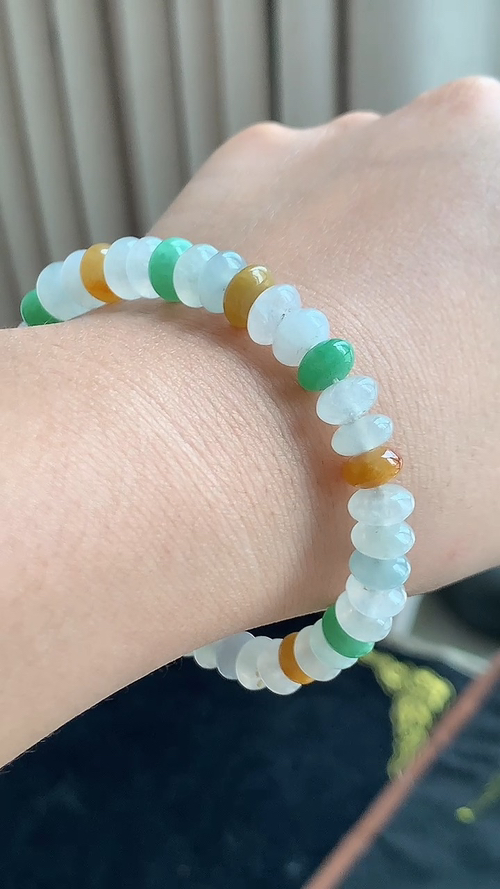 ️天然翡翠，冰透细腻手串 尺寸8 aa725