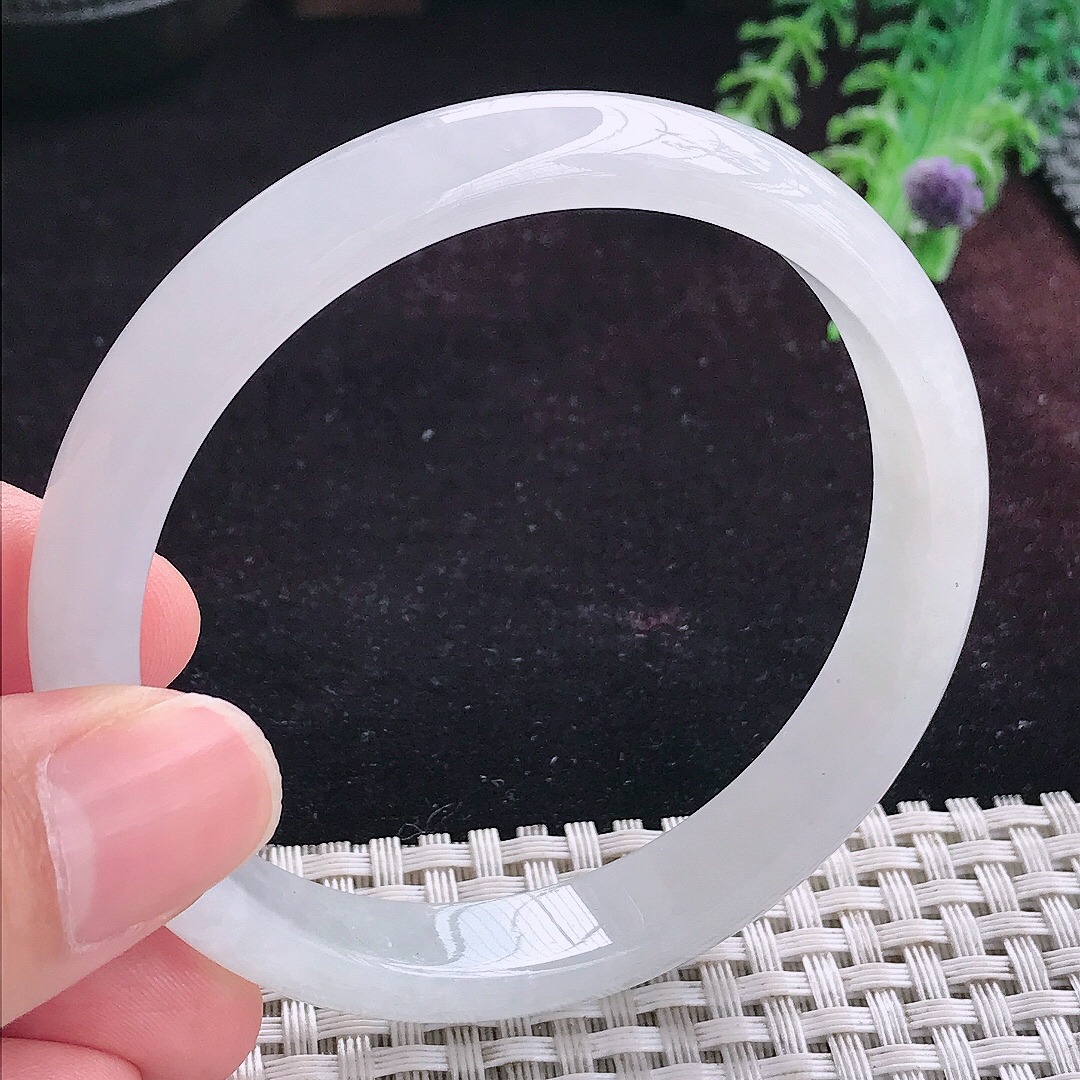 实拍A货翡翠59/10.8/6.7老坑秀气冰润白月光手镯宽边玉镯平安镯手环