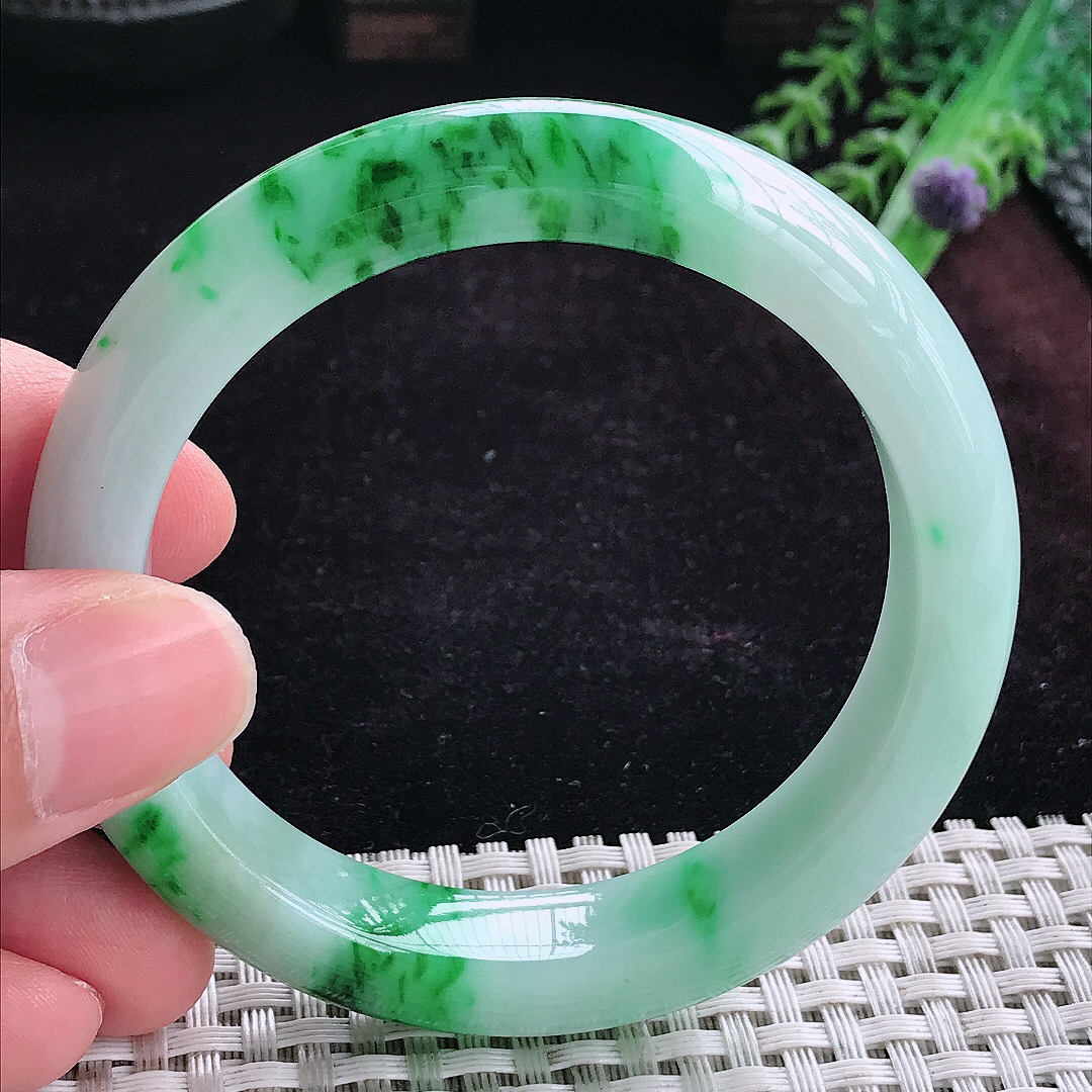 实拍A货翡翠55/12.4/8.8老坑冰润辣阳绿手镯宽边玉镯平安镯手环