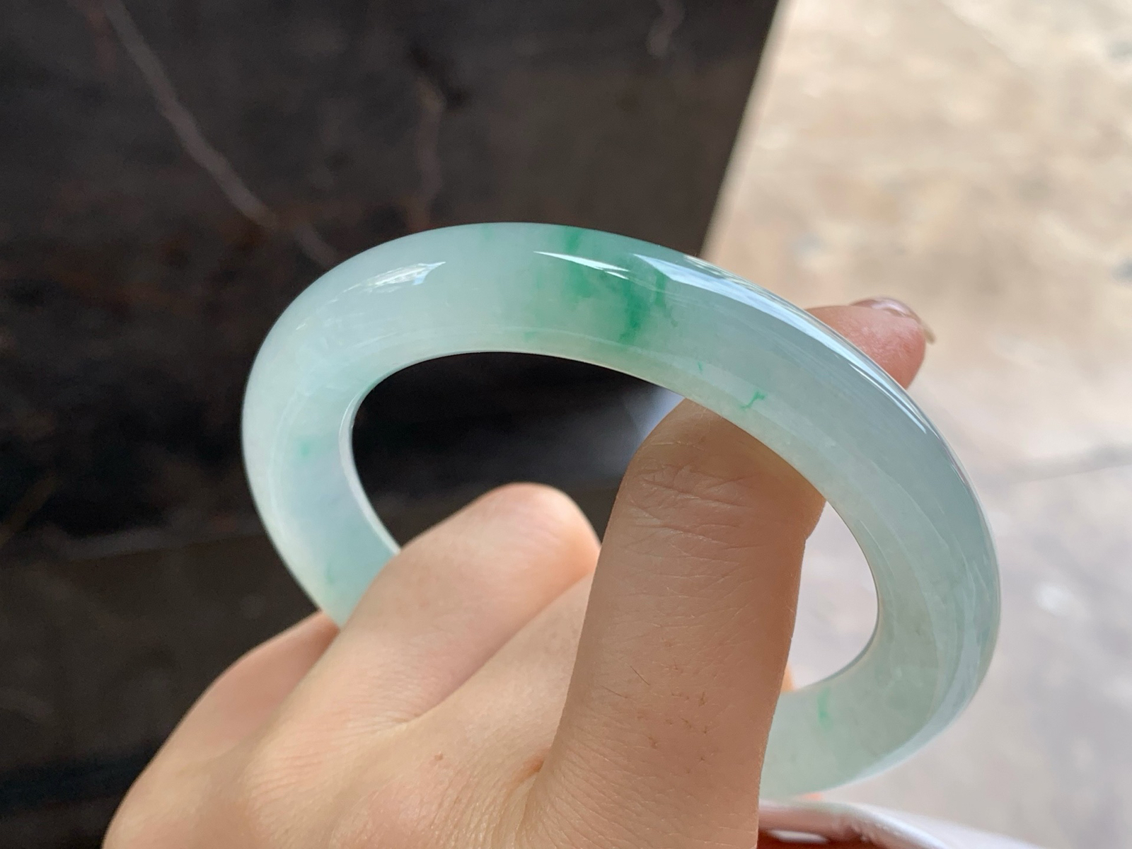55.5-11.1
飘绿花圆条手镯^_^种水好 绿花