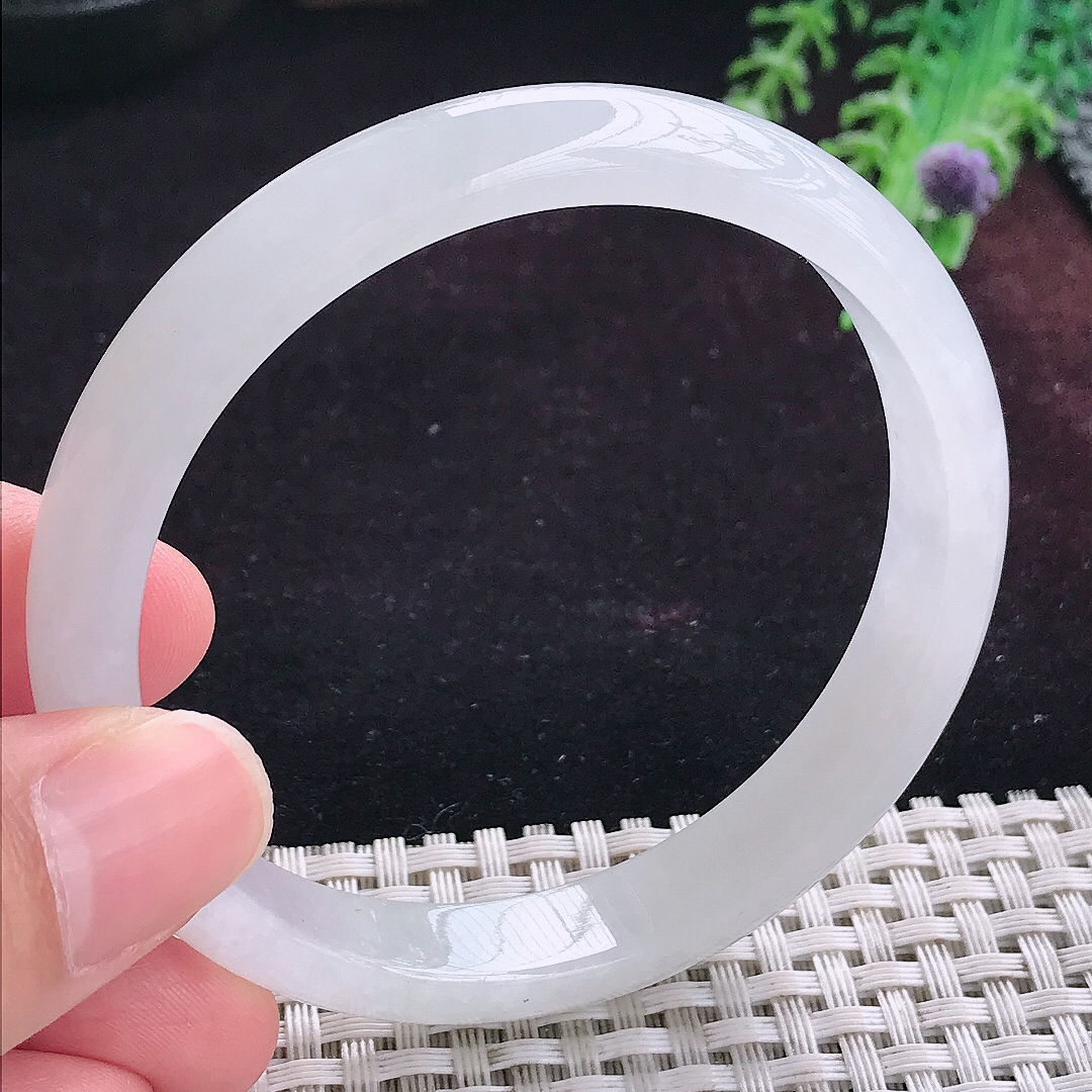 实拍A货翡翠59/10.8/6.7老坑秀气冰润白月光手镯宽边玉镯平安镯手环