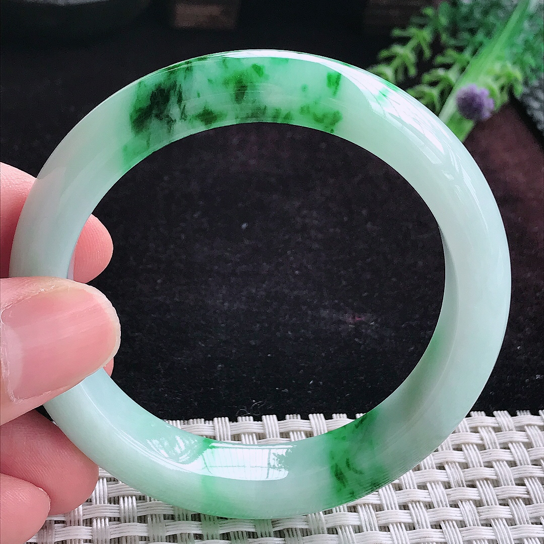 实拍A货翡翠55/12.4/8.8老坑冰润辣阳绿手镯宽边玉镯平安镯手环