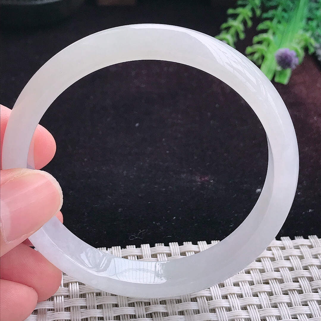 实拍A货翡翠59/11.8/3.8老坑冰润起胶白月光手镯宽边玉镯平安镯手环