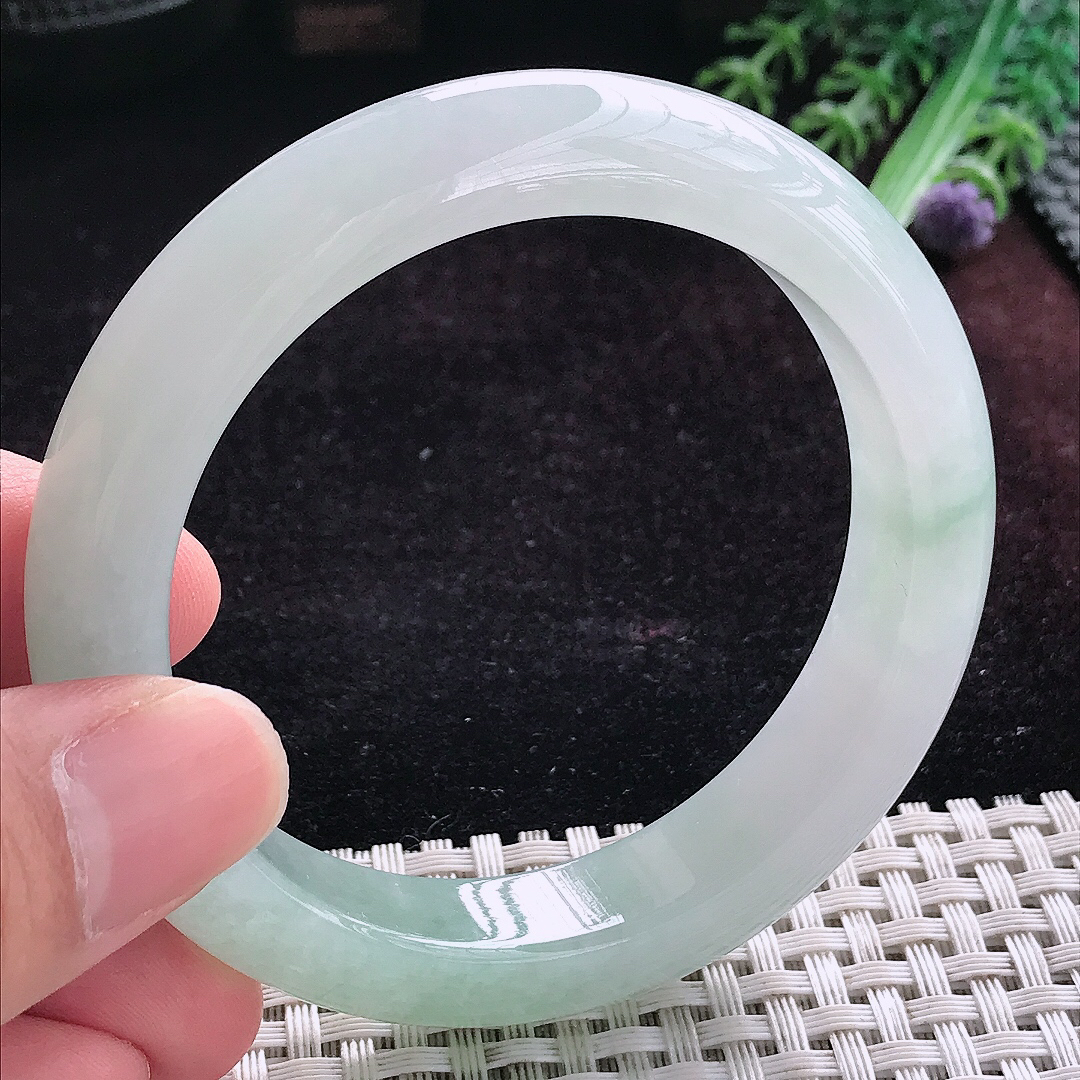 实拍A货翡翠55.5/12.7/9老坑冰纯起胶冰晴手镯宽边玉镯平安镯手环