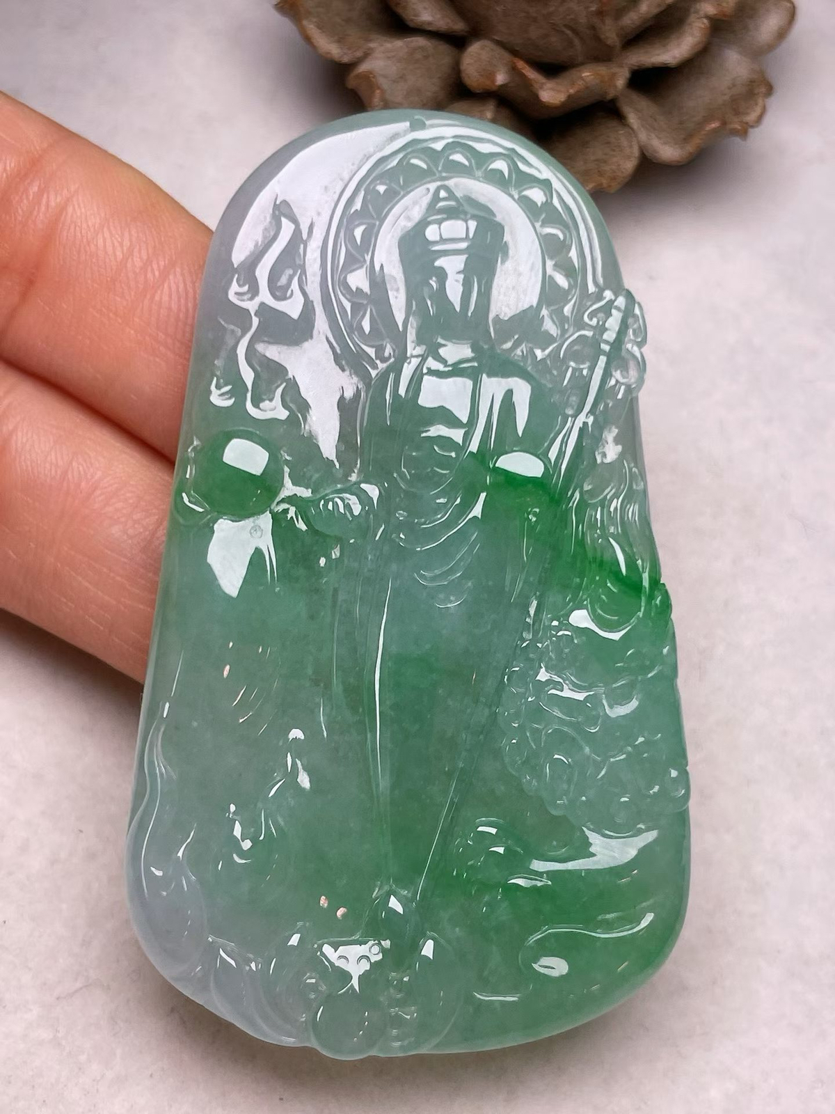 冰种飘绿【地藏王菩萨】吊坠，种水好，玉质细腻 ，卖相好‘