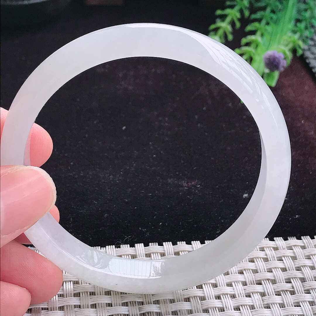 实拍A货翡翠59/10.8/6.7老坑秀气冰润白月光手镯宽边玉镯平安镯手环