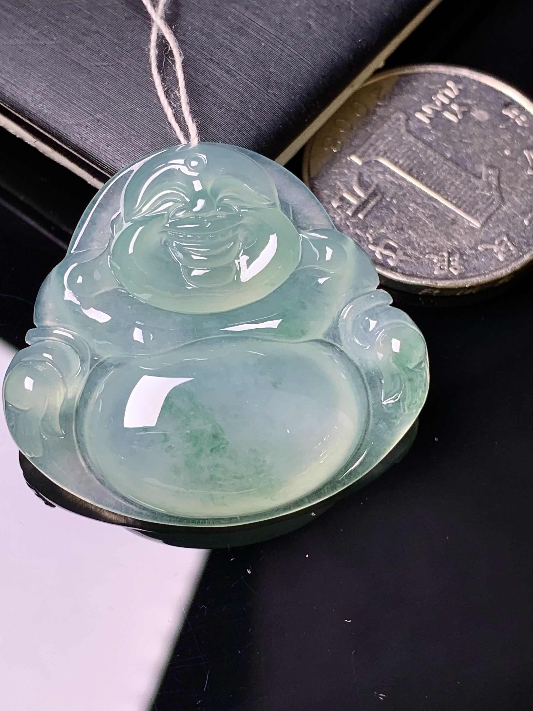 冰种飘绿佛公吊坠 玉质细腻 色泽艳丽清新 水润亮眼 整体尺寸32.2*35.3*6.5 d1