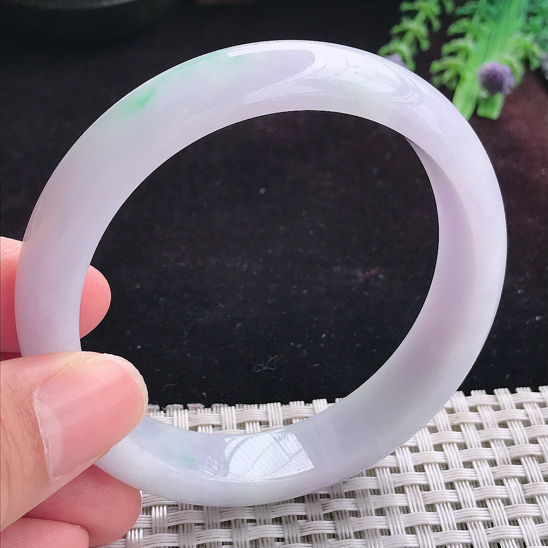 实拍A货翡翠59.5/14/7.9老坑精美紫底飘绿手镯宽边玉镯平安镯手环