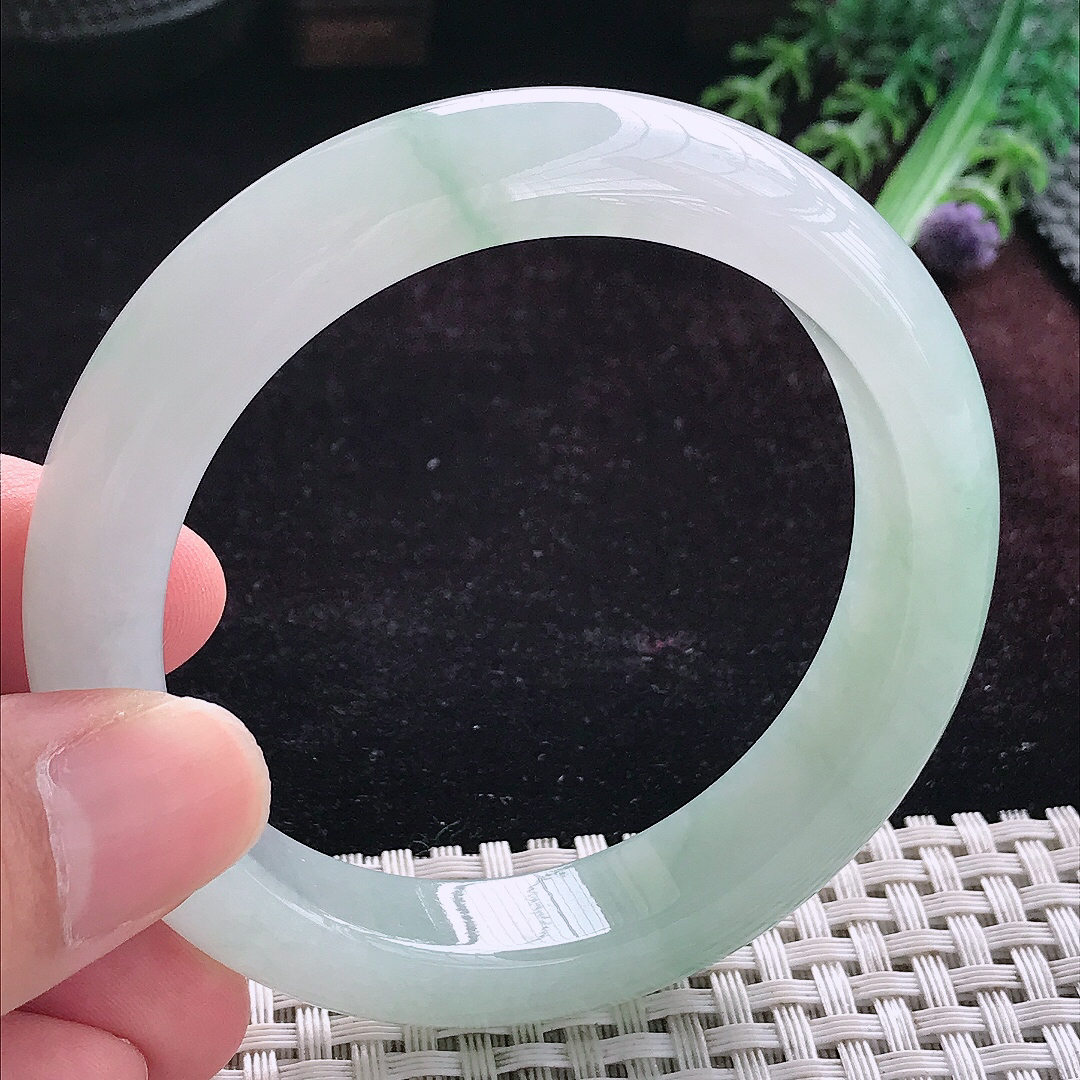 实拍A货翡翠55.5/12.7/9老坑冰纯起胶冰晴手镯宽边玉镯平安镯手环