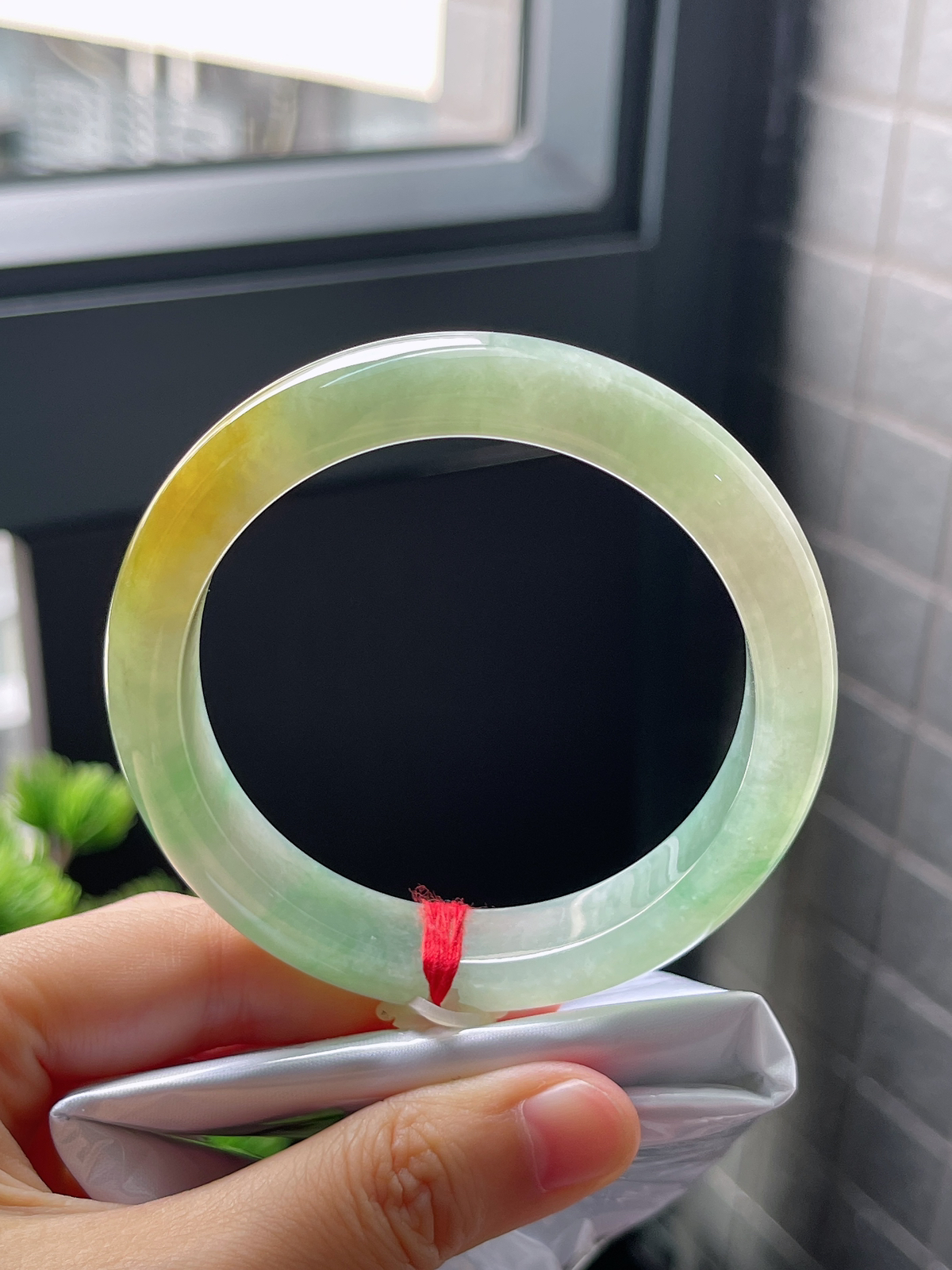 圈口58.3，冰糯种黄加绿翡翠正圈手镯