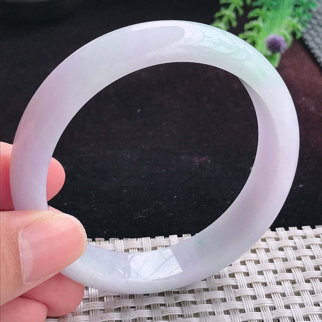 实拍A货翡翠59.5/14/7.9老坑精美紫底飘绿手镯宽边玉镯平安镯手环