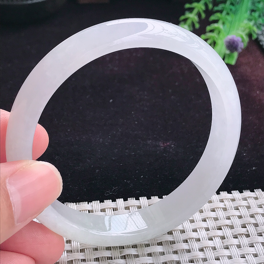 实拍A货翡翠59/11.8/3.8老坑冰润起胶白月光手镯宽边玉镯平安镯手环