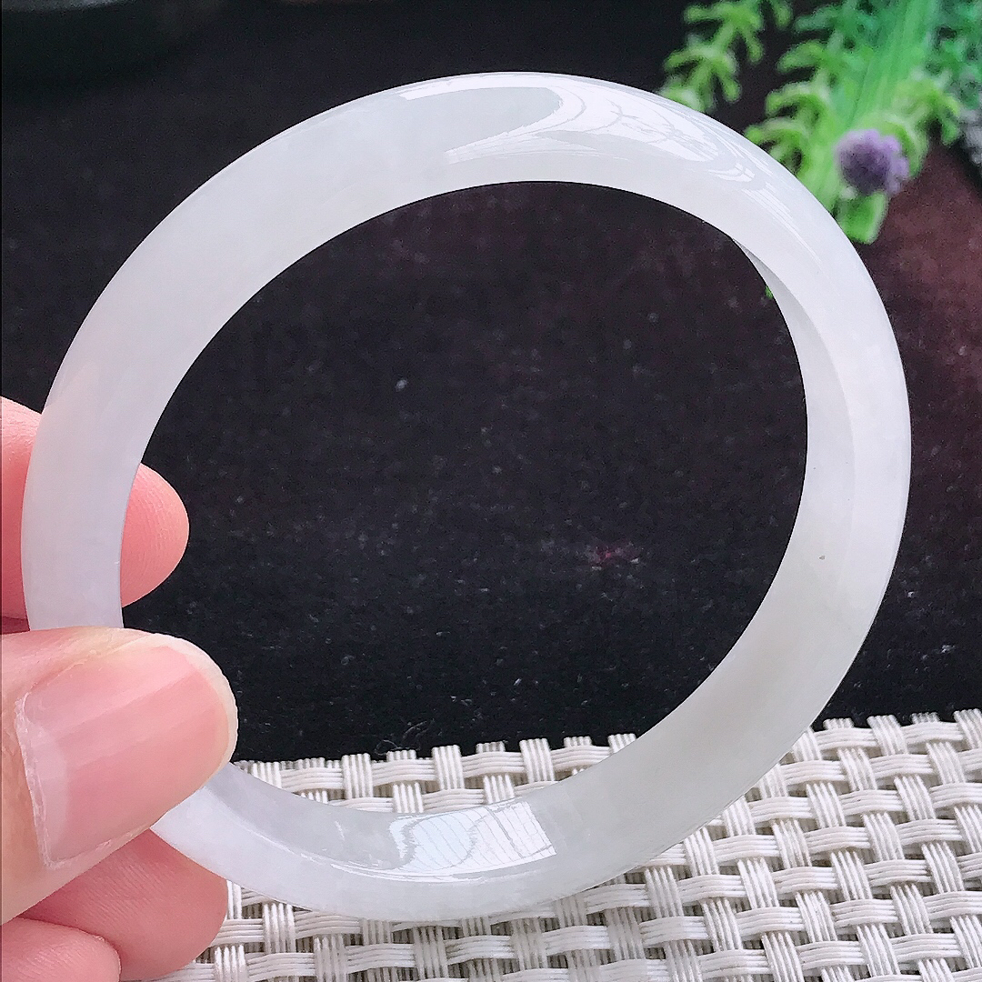 实拍A货翡翠59/10.8/6.7老坑秀气冰润白月光手镯宽边玉镯平安镯手环