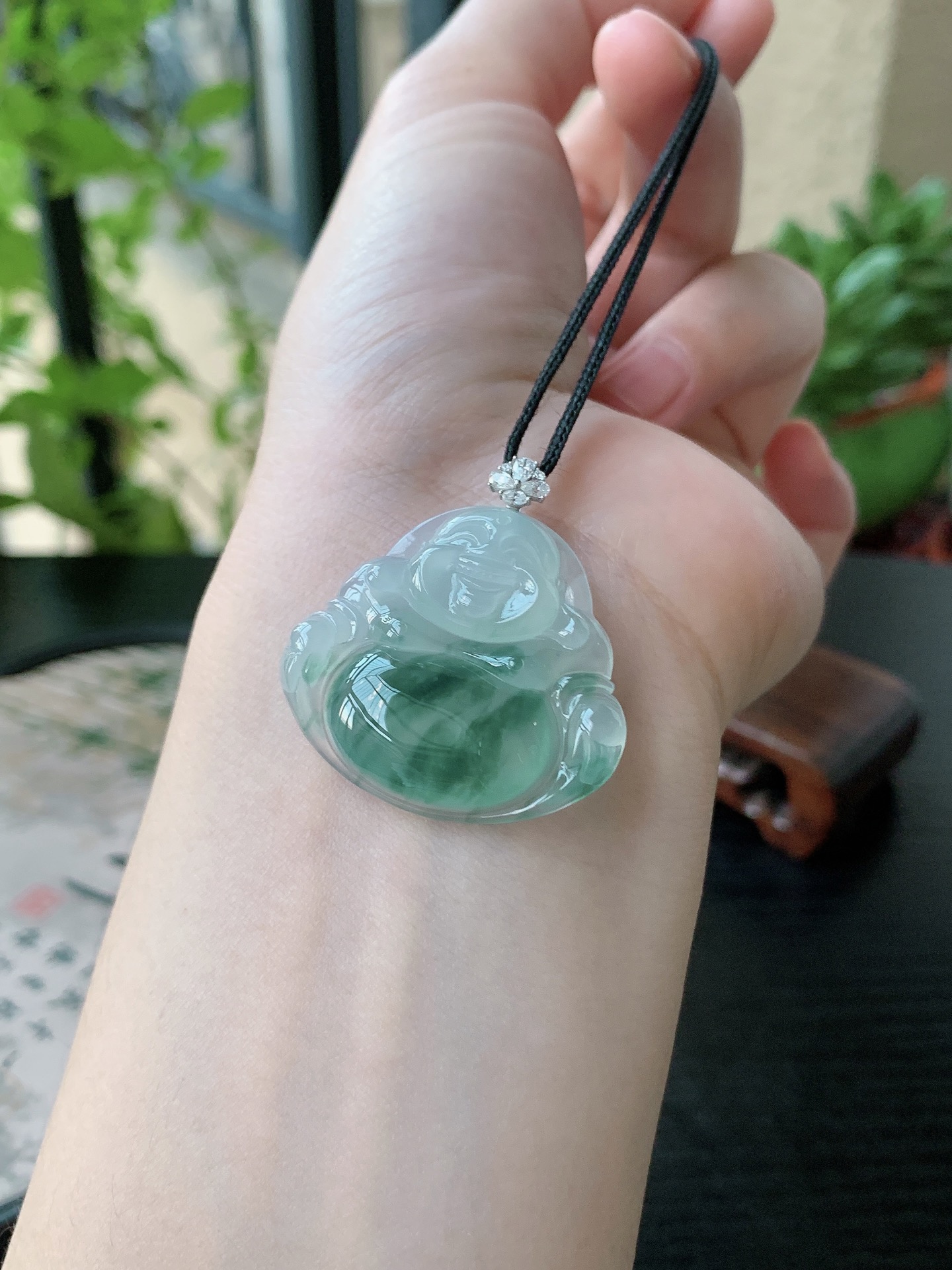 18k金镶嵌老坑冰种胶感飘蓝花佛公吊坠 裸石尺寸:29.2-32-5.8mm