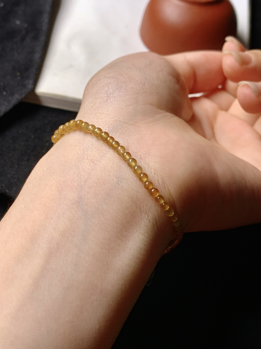 冰黄手链，色泽浓艳 0728尺寸2.9/1.7共76颗