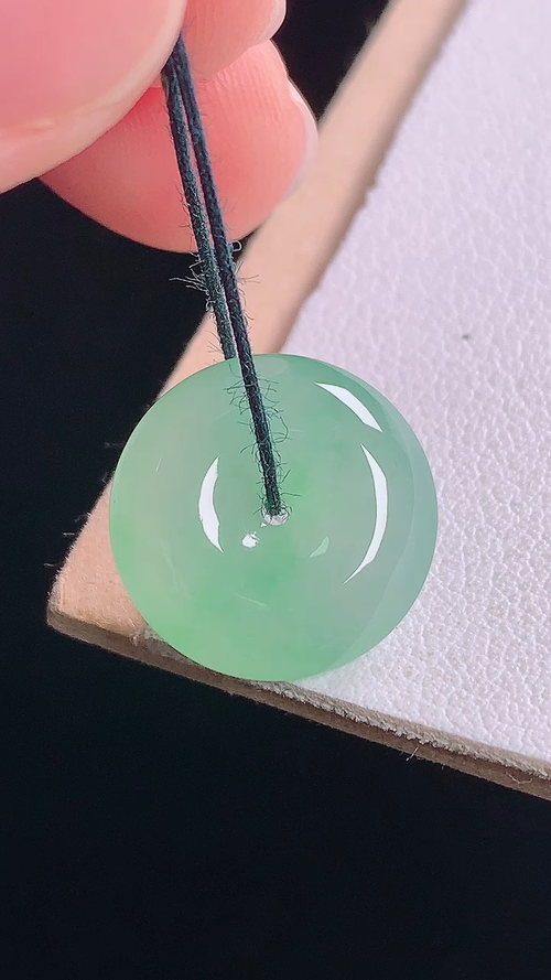 冰飘绿平安扣，无裂，尺寸:15.2-5.0mm 27