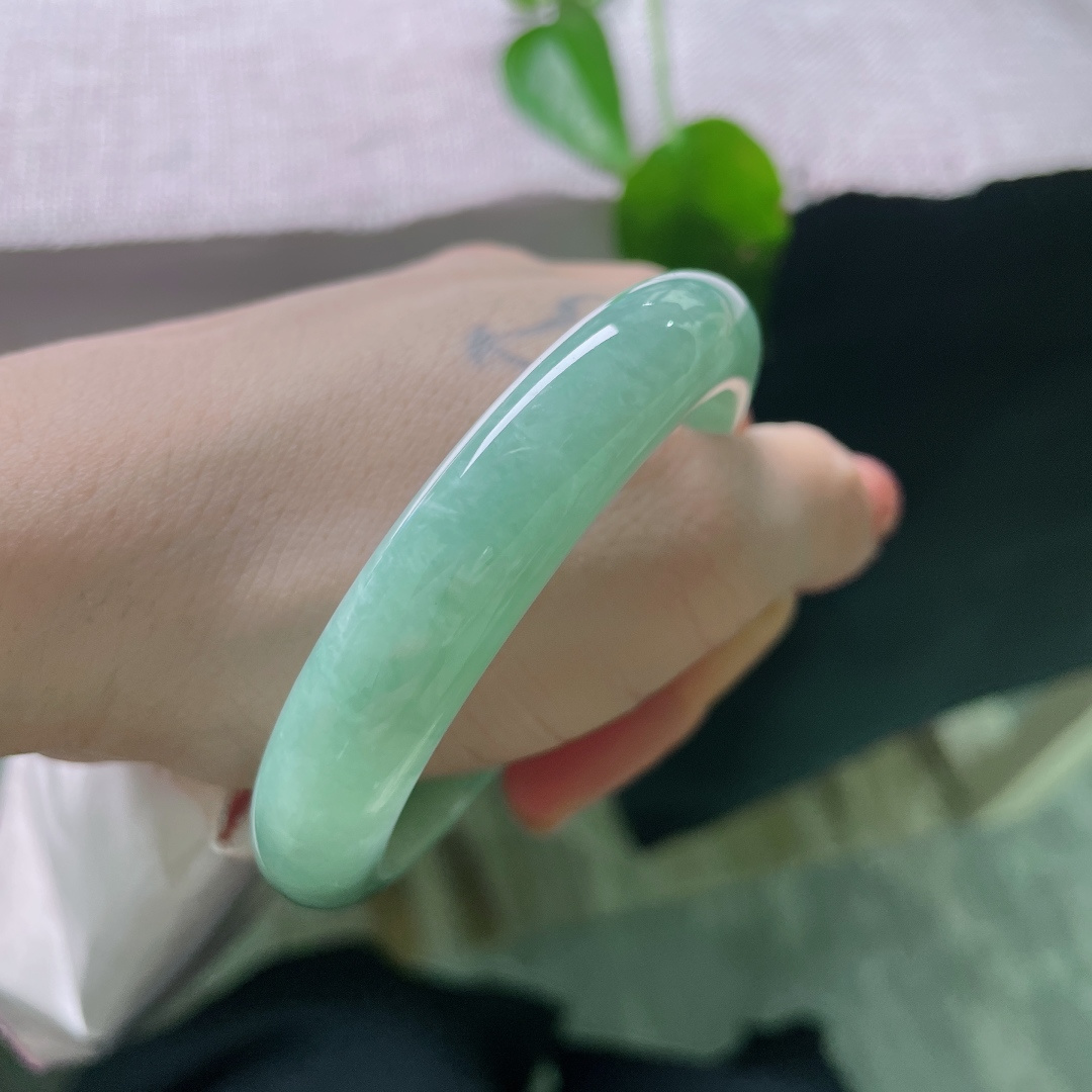 54.6/11.5/8.1，绿底正圈，水润，细腻，优雅，无裂，耐看，ss56135a