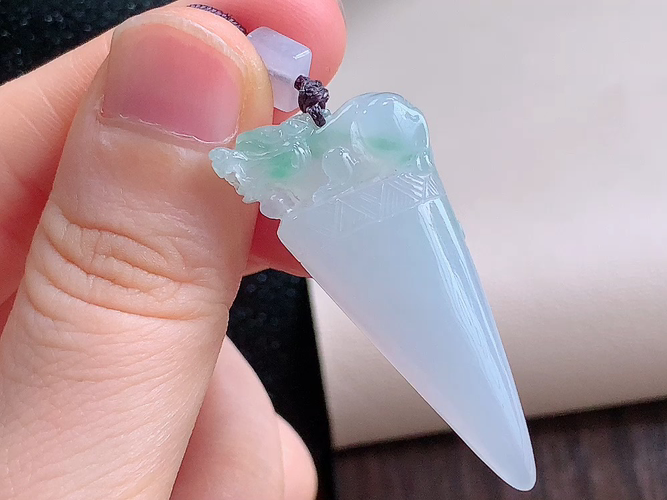 ️ 龙牙，尺寸38.8-19.5-6.8mm，包A附证书