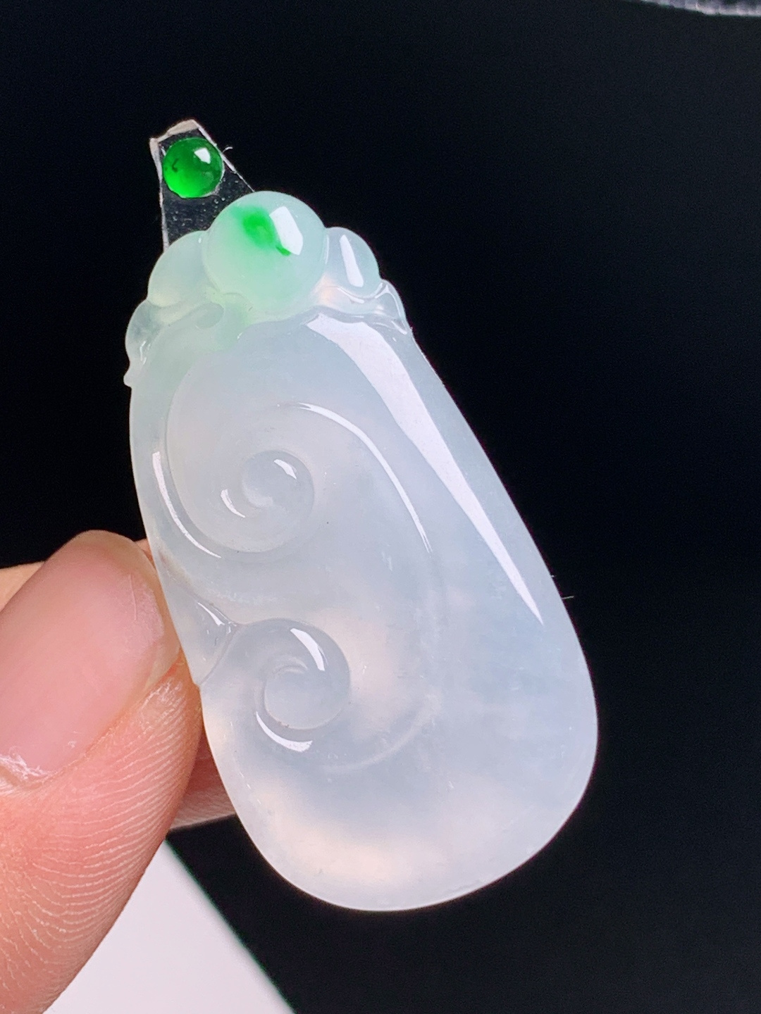 ️ 冰种飘绿如意裸石，胶感十足细腻起光，线条温婉流畅 裸石37.1-19.2-3.5 13