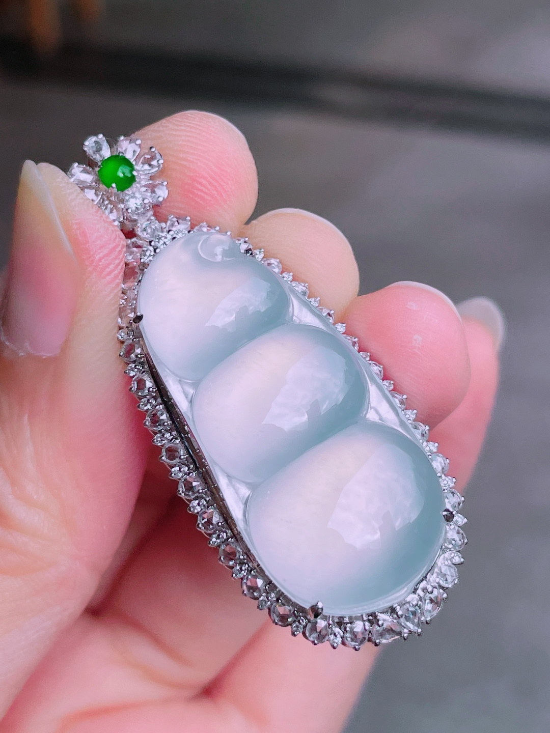 ️福豆吊坠，晶莹剔透，新颖时尚，无裂，16.5-4