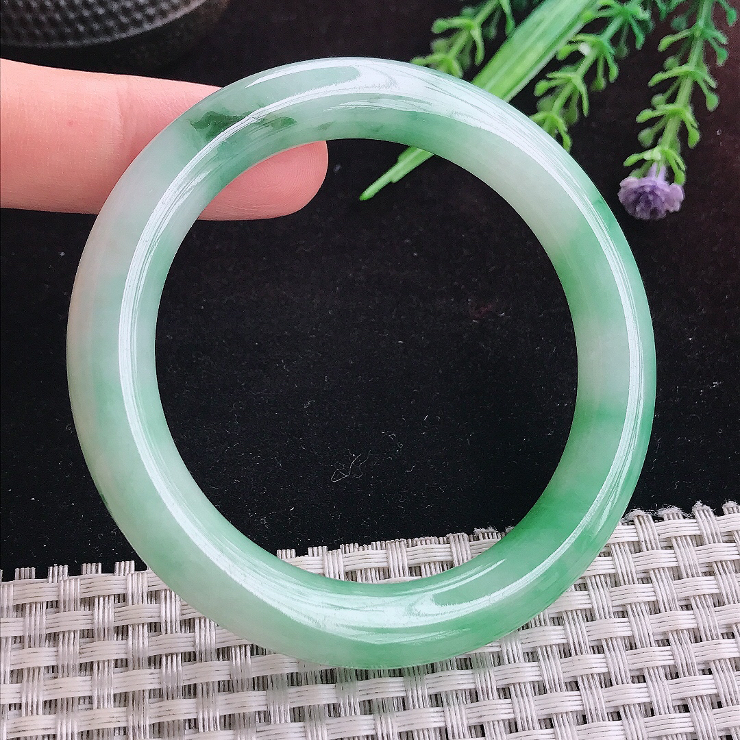 实拍A货翡翠54.5/9.8/9.7老坑温润飘阳绿圆条手镯平安镯手环