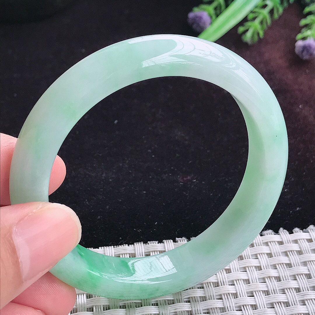 实拍A货翡翠52.5/12/8老坑精美飘阳绿手镯宽边玉镯平安镯手环
