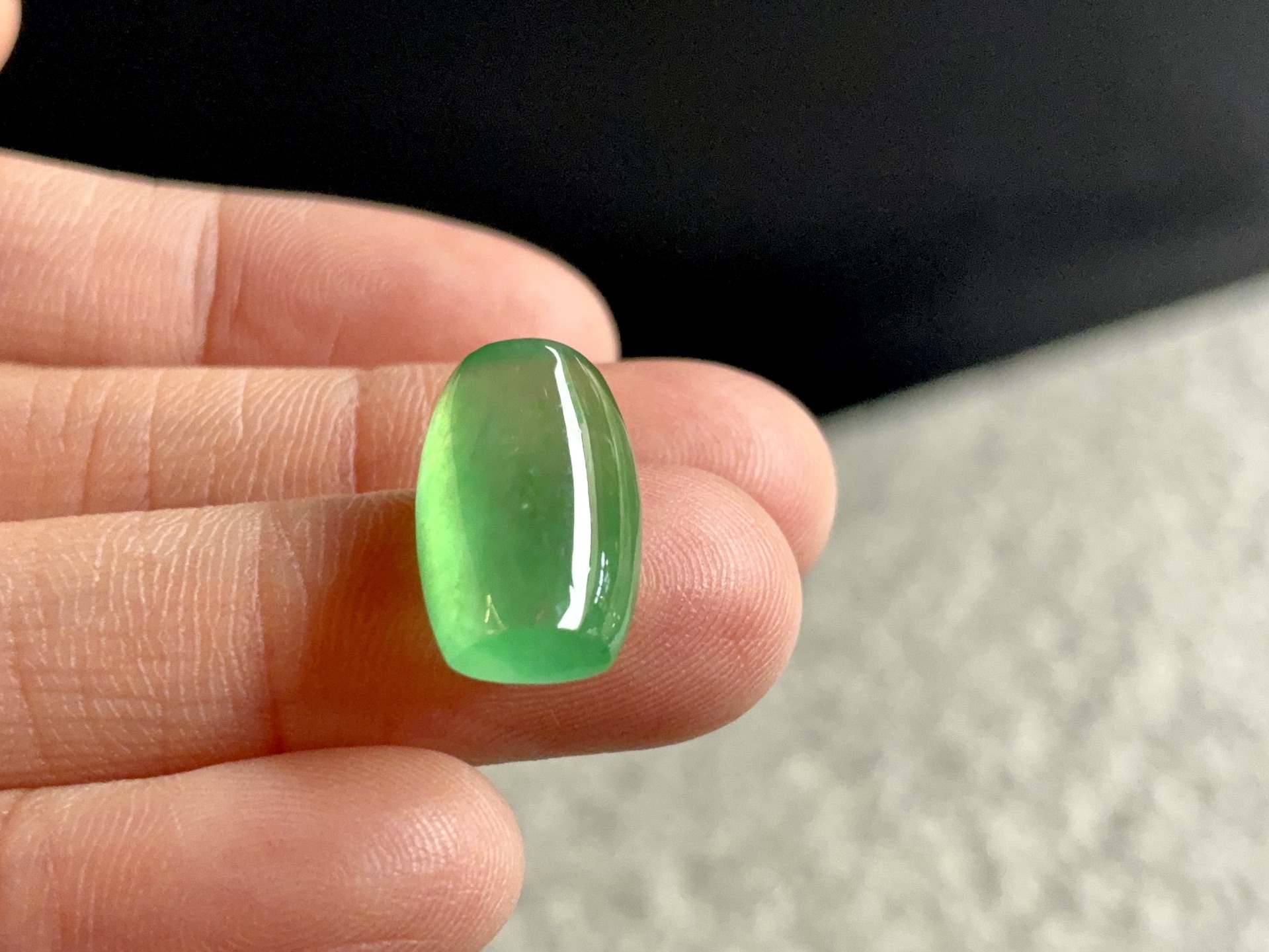 冰绿马鞍 尺寸：15.2×9.5×5.7 温润如玉，东方雅韵珍藏