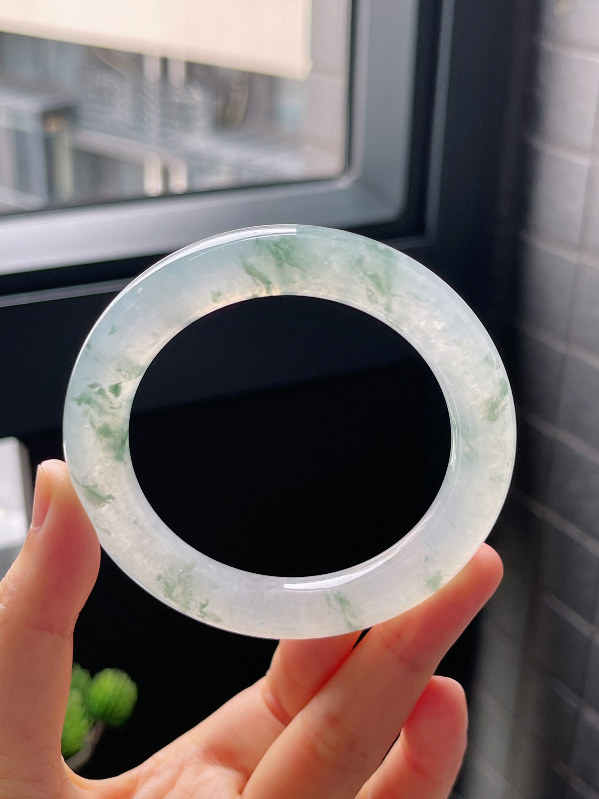 圈口54.4，冰种飘花翡翠圆条手镯