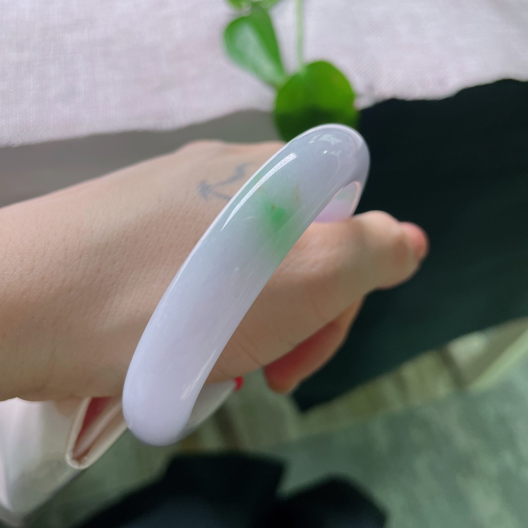 58.7/12.5/8.4，正圈，冰透底色搭配薄雾淡紫，清冷小众，仙气十足，年轻女生，一点棉纹，ss56460a