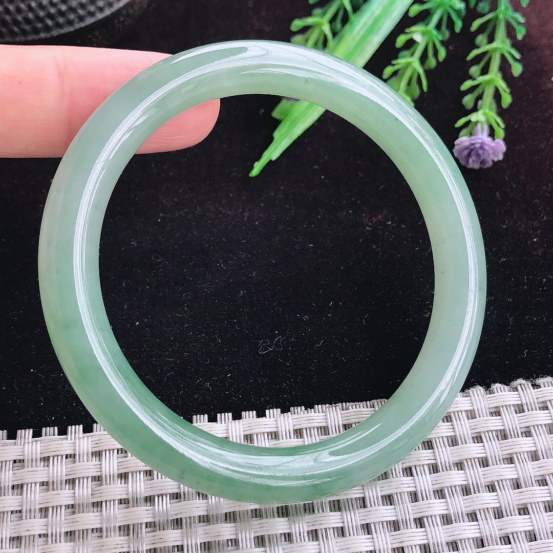 实拍A货翡翠56/8.6/8.4老坑冰润起胶飘花圆条手镯平安镯手环