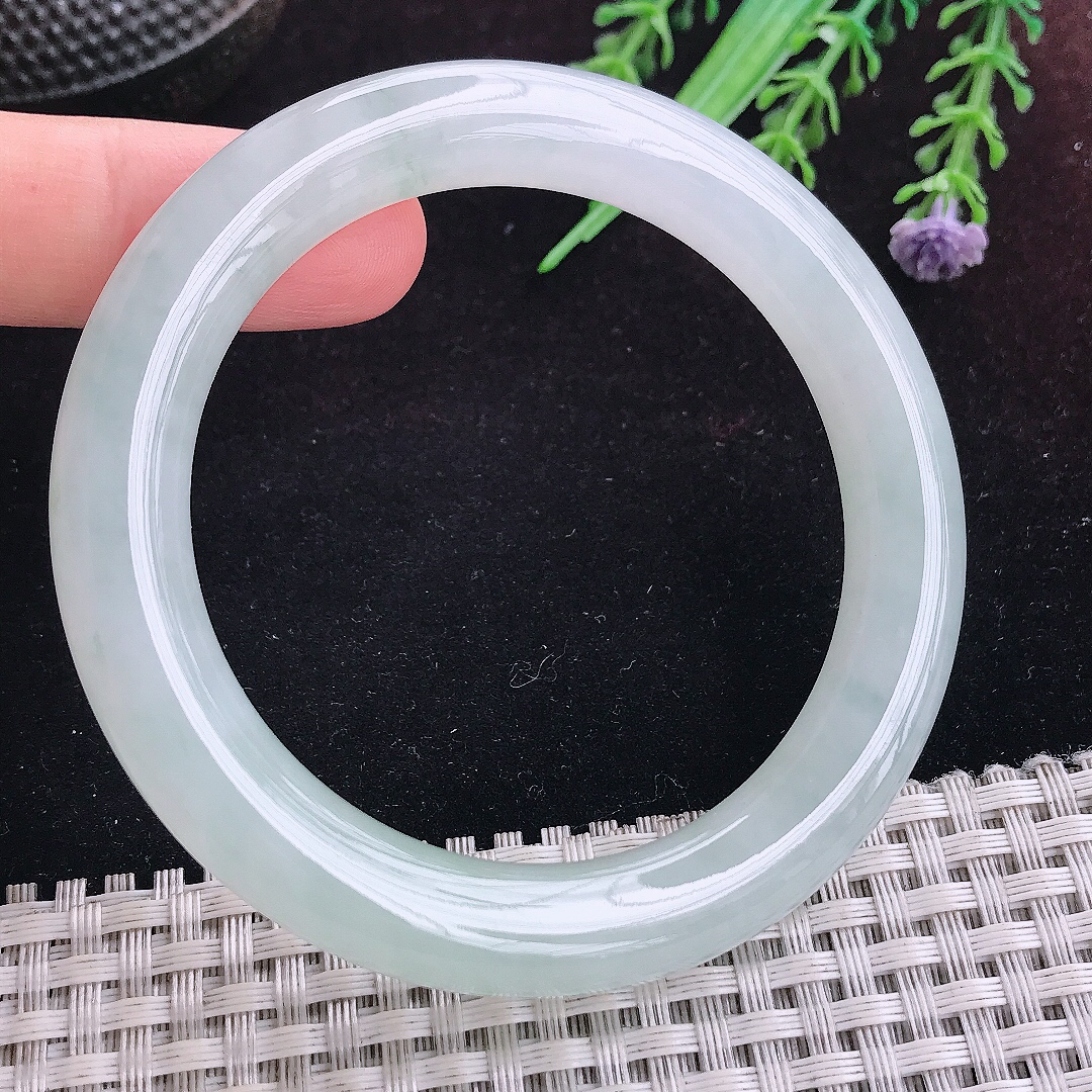 实拍A货翡翠55.5/10.2老坑冰纯起胶冰飘花圆条手镯平安镯手环