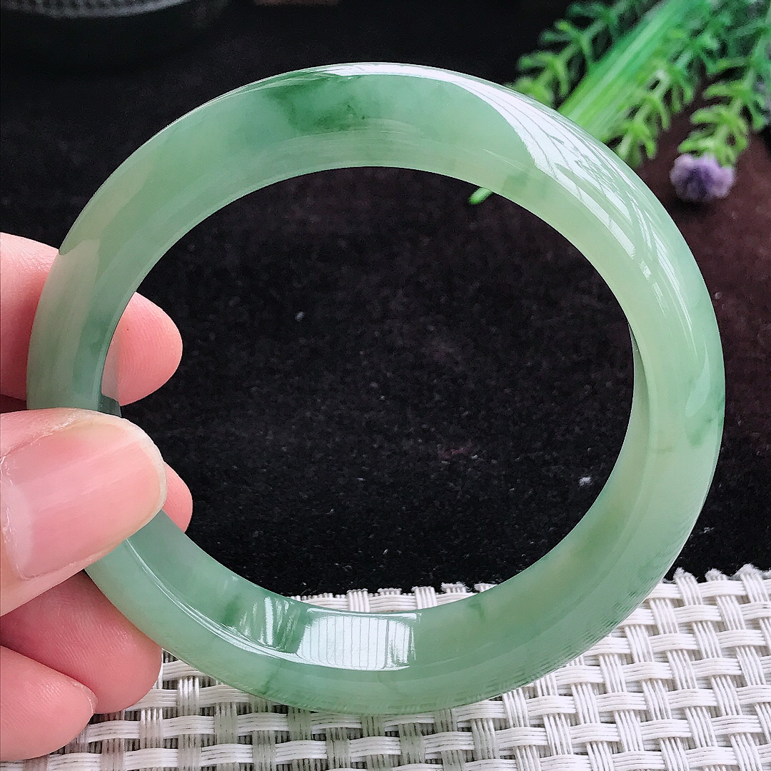 实拍A货翡翠56.5/13.8/8.8老坑冰胶晴底满色飘花手镯宽边玉镯平安镯