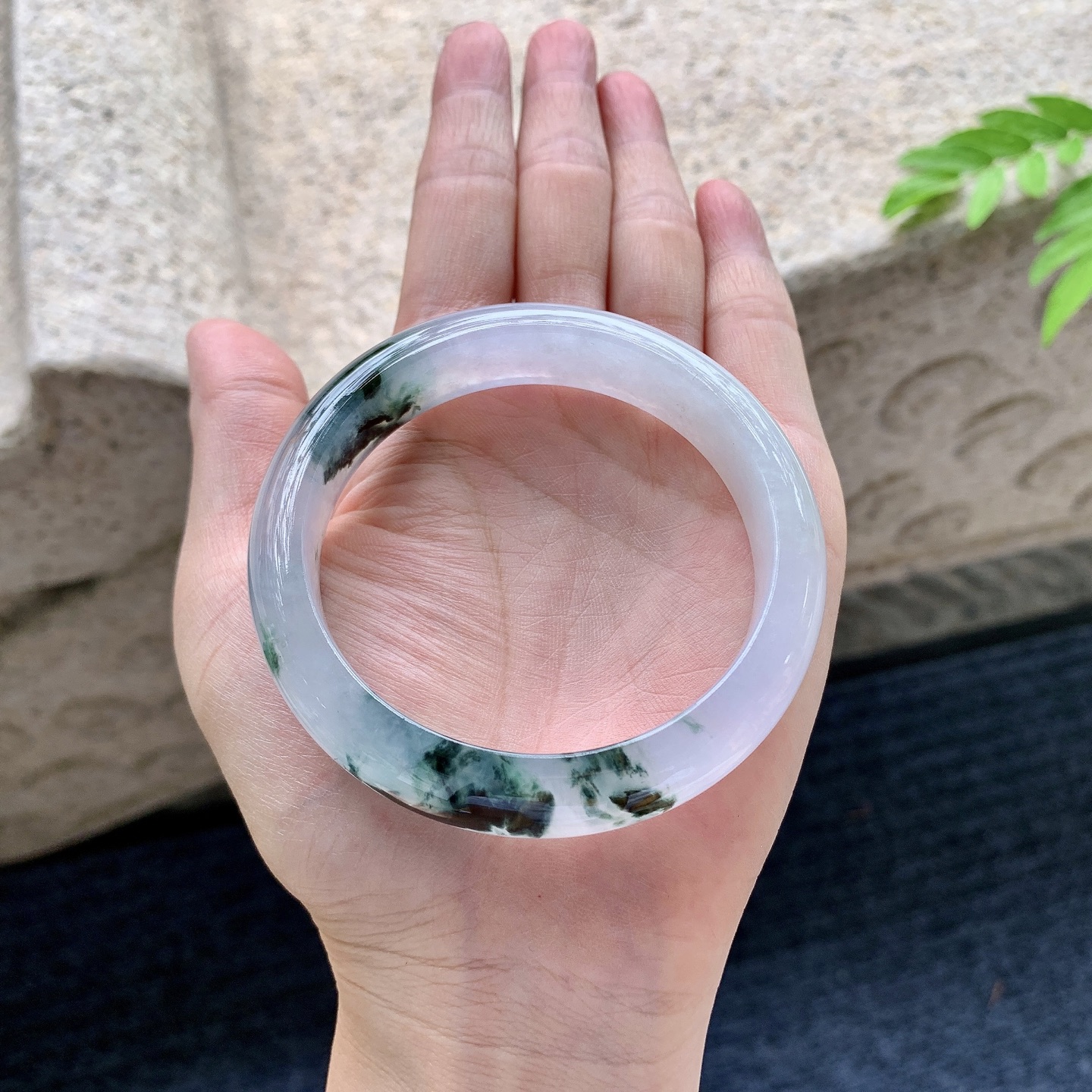 正圈55 56，圈口56/13/8.1，编码HC073024，描述：冰糯飘花，水润，种老，细腻，无裂
