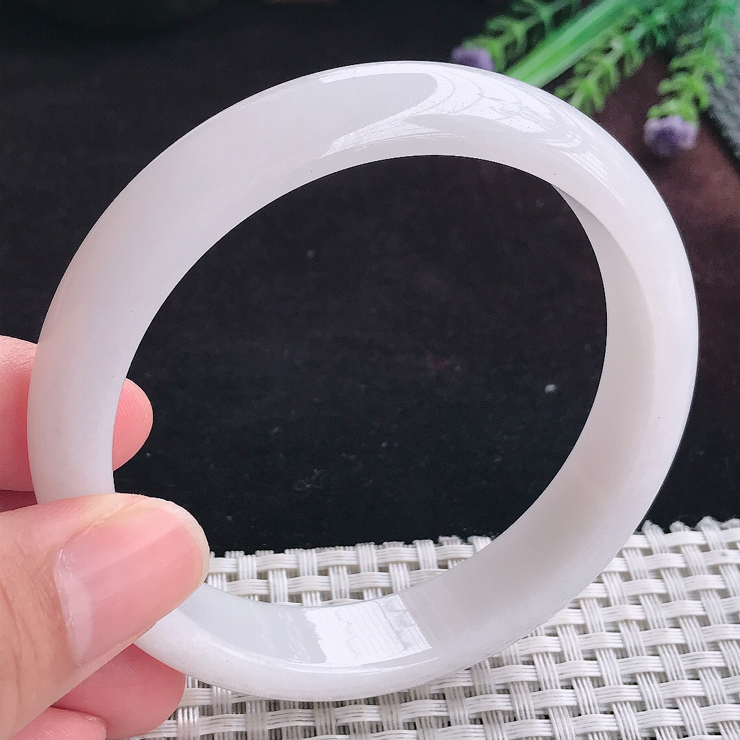 实拍A货翡翠63/14/8大圈口老坑秀气温润白月光手镯宽边玉镯平安镯手环