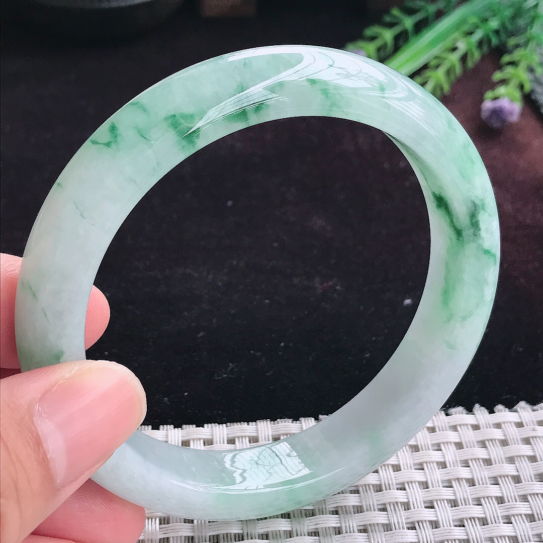 实拍A货翡翠62/13/8.8大圈口老坑冰润飘花手镯宽边玉镯平安镯手环