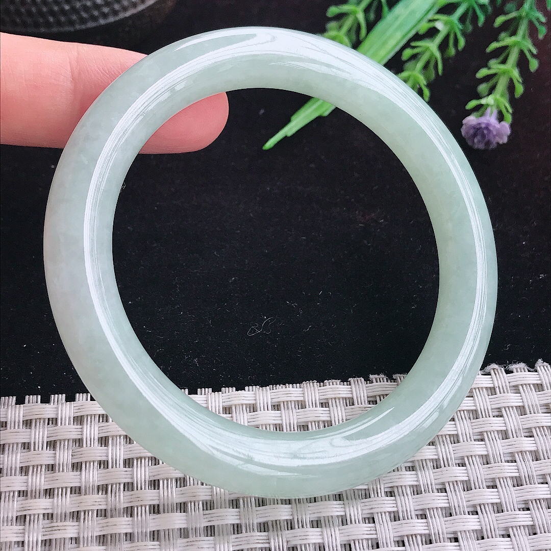 实拍A货翡翠56.8/9.5/9.8老坑秀气冰润晴底圆条手镯平安镯手环