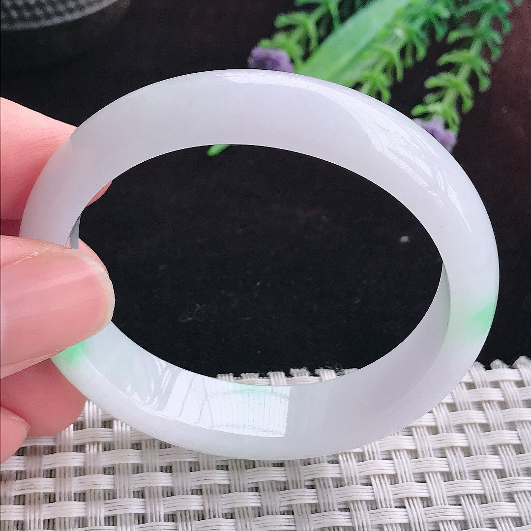 实拍A货翡翠50.5/45.5/13/7小圈口老坑秀飘阳绿白底青贵妃手镯平安镯