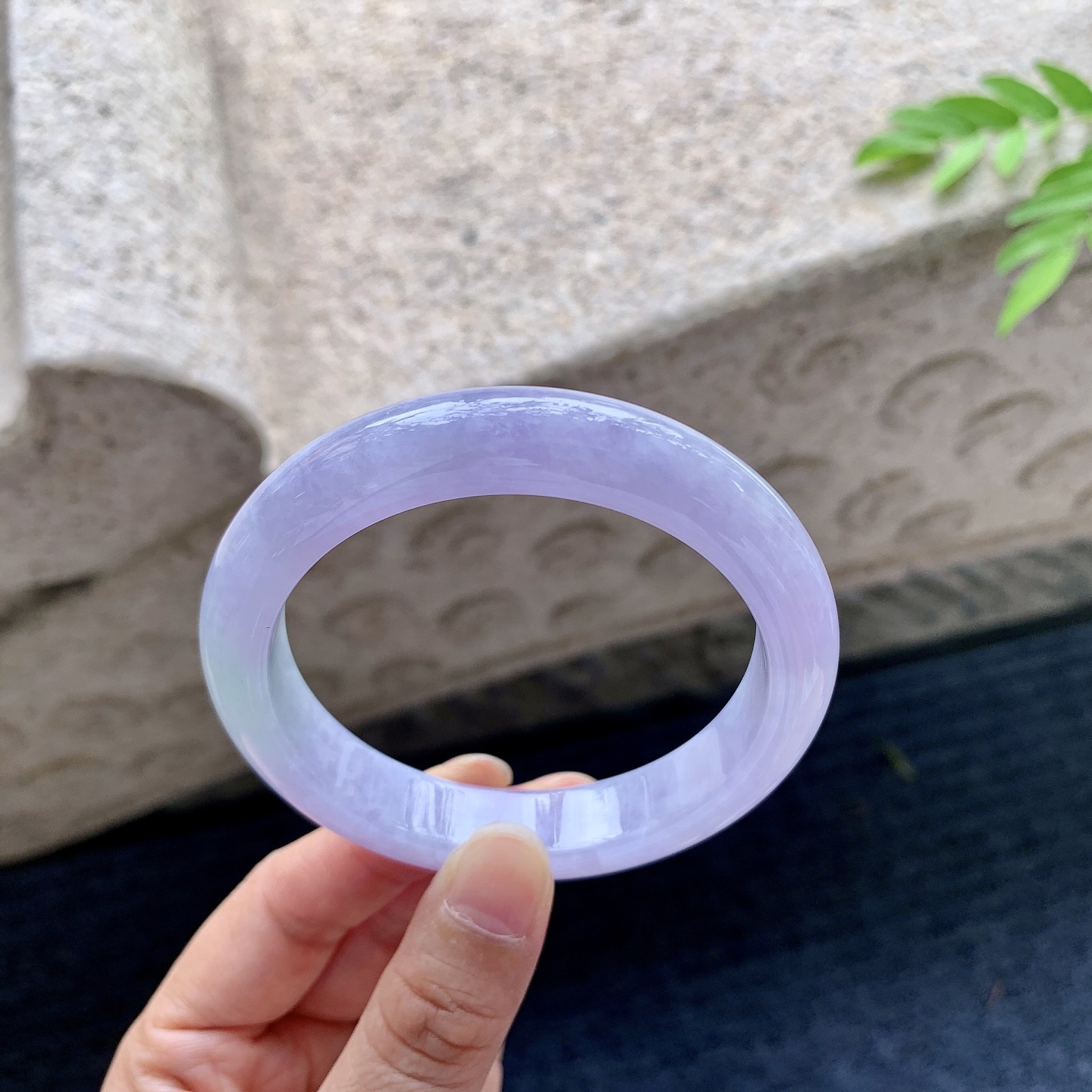 正圈，圈口57.2/12/8.7，编码WW073032，描述：艳紫，水润，种老，细腻，打灯有棉线