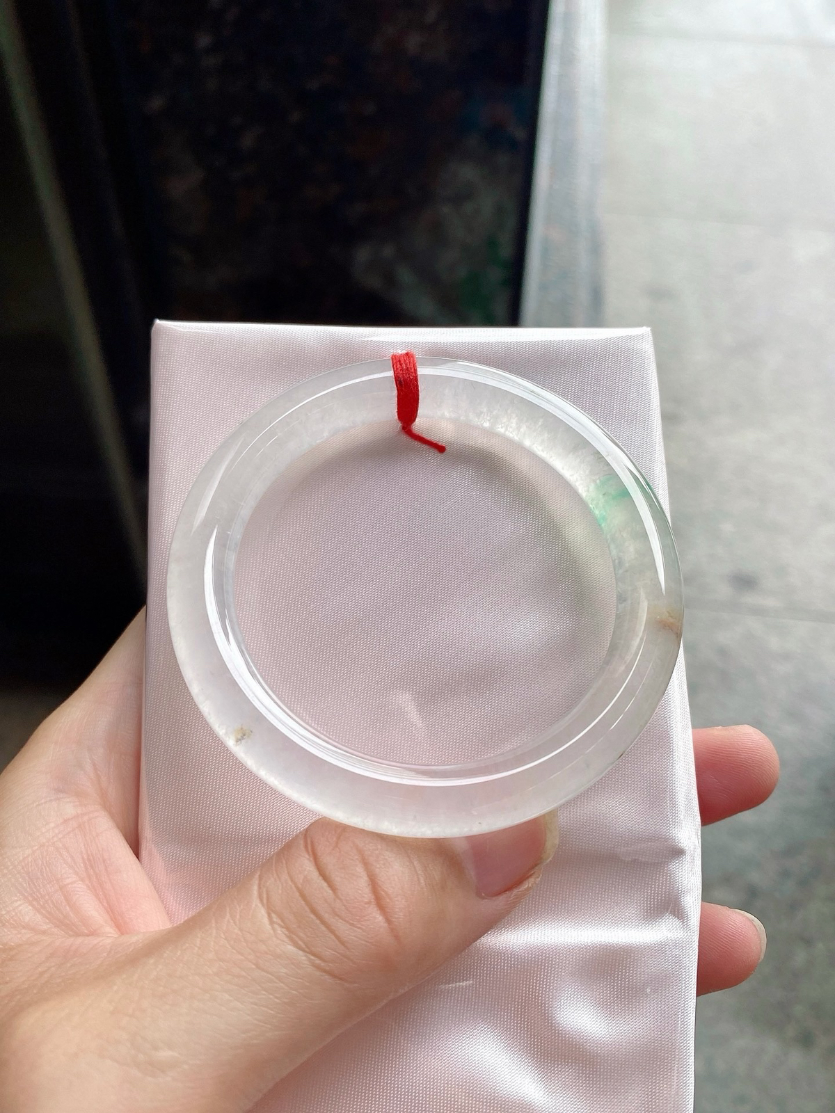 圈口50.9-8.4    【高冰种飘绿洒金圆条手镯】圈口50  51可戴  质地细腻   种水好
