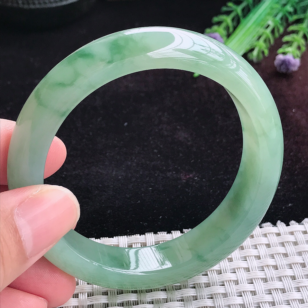 实拍A货翡翠56.5/13.8/8.8老坑冰胶晴底满色飘花手镯宽边玉镯平安镯
