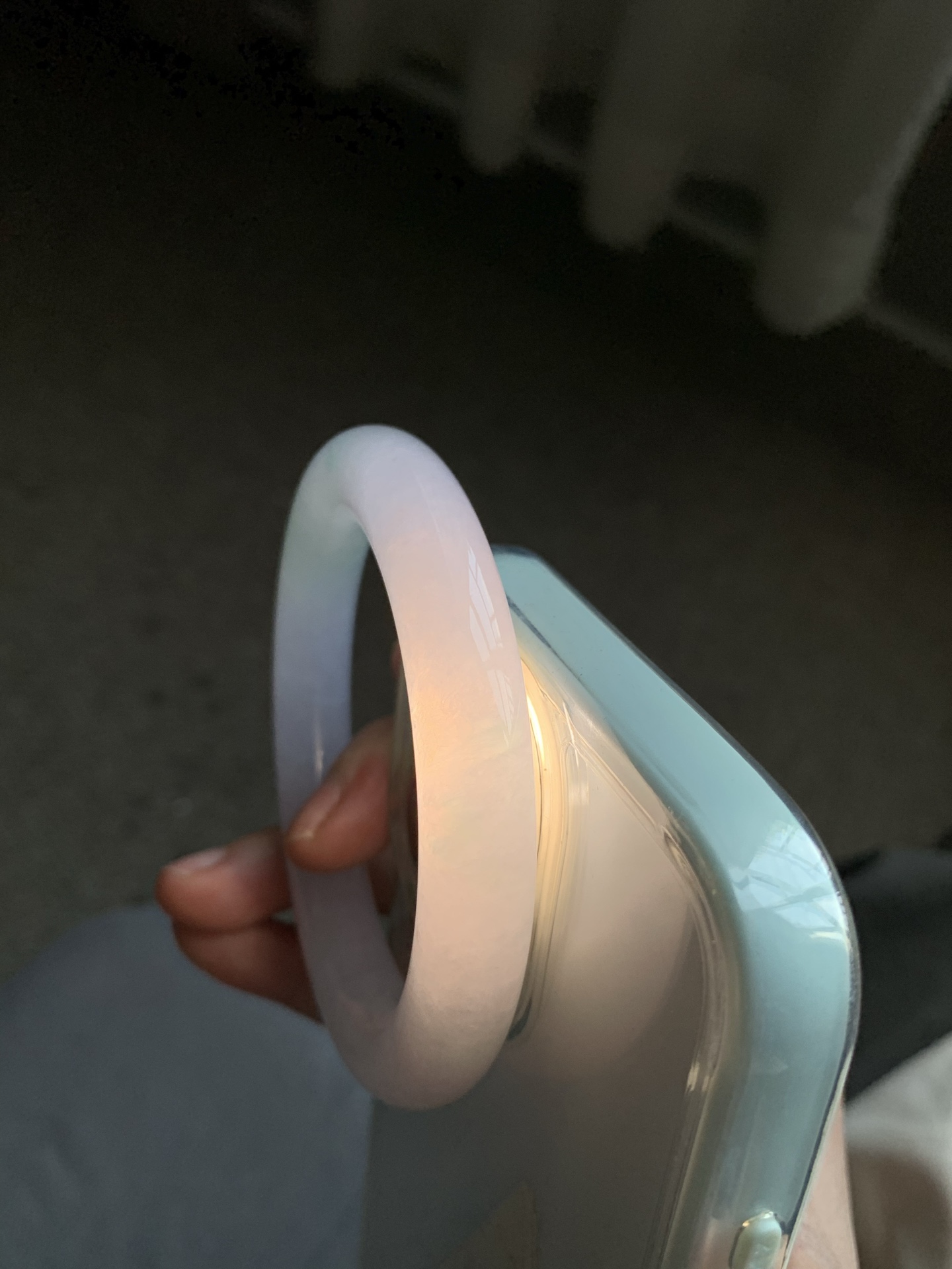 圆条56 57【圈口】57.8/11.3/11.8【编码】Q5073090【描述】冰糯春彩，水润，种老，细腻，打灯有絮线
