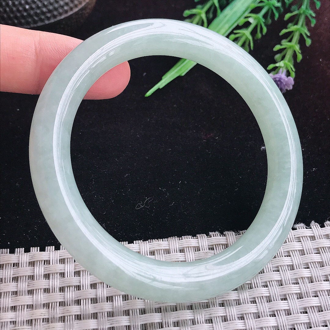 实拍A货翡翠56.8/9.5/9.8老坑秀气冰润晴底圆条手镯平安镯手环