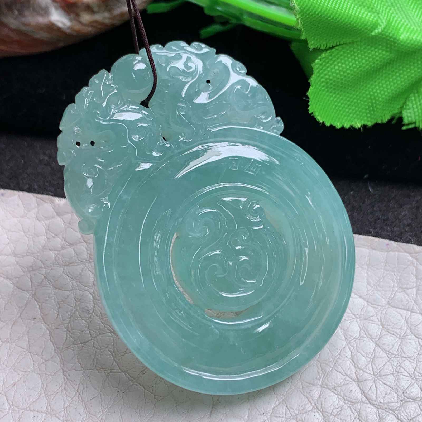 ktj实拍53.2*39.8*9.5缅甸翡翠精雕高品质冰油绿有求必应玉吊坠